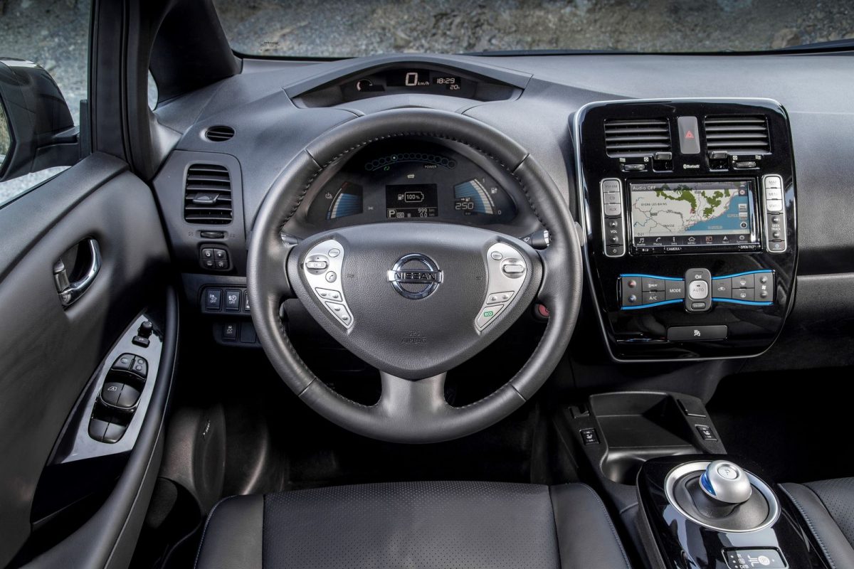 NISSAN LEAF