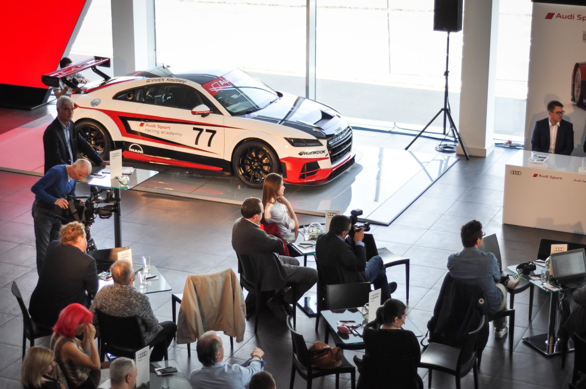 AUDI