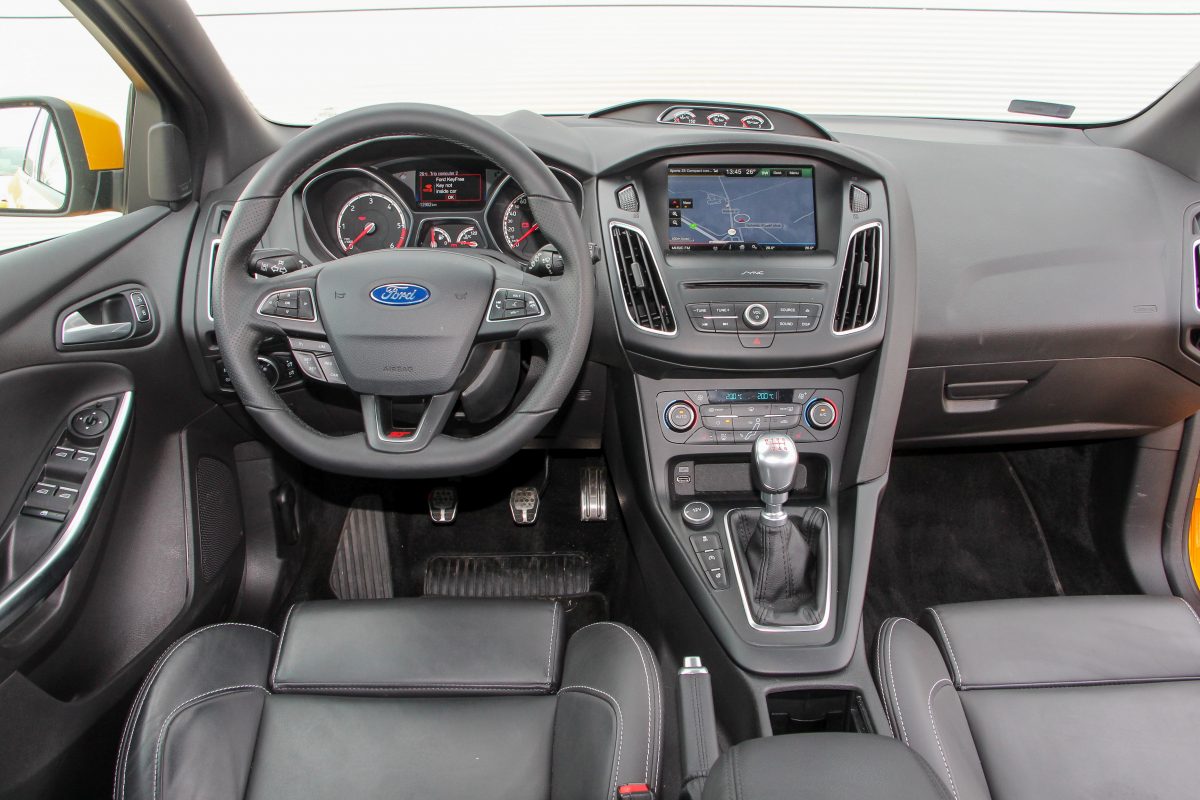 FORD FOCUS