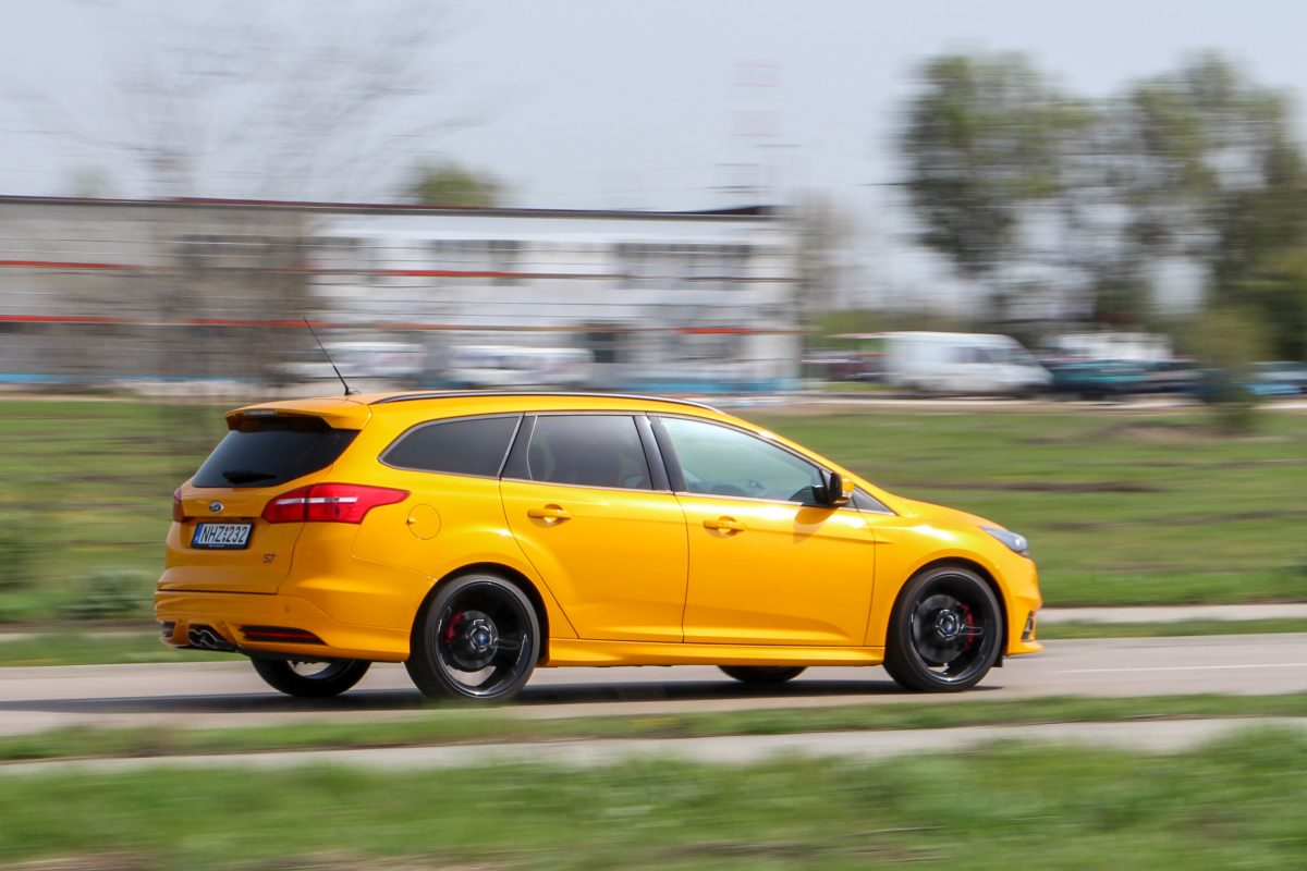 FORD FOCUS