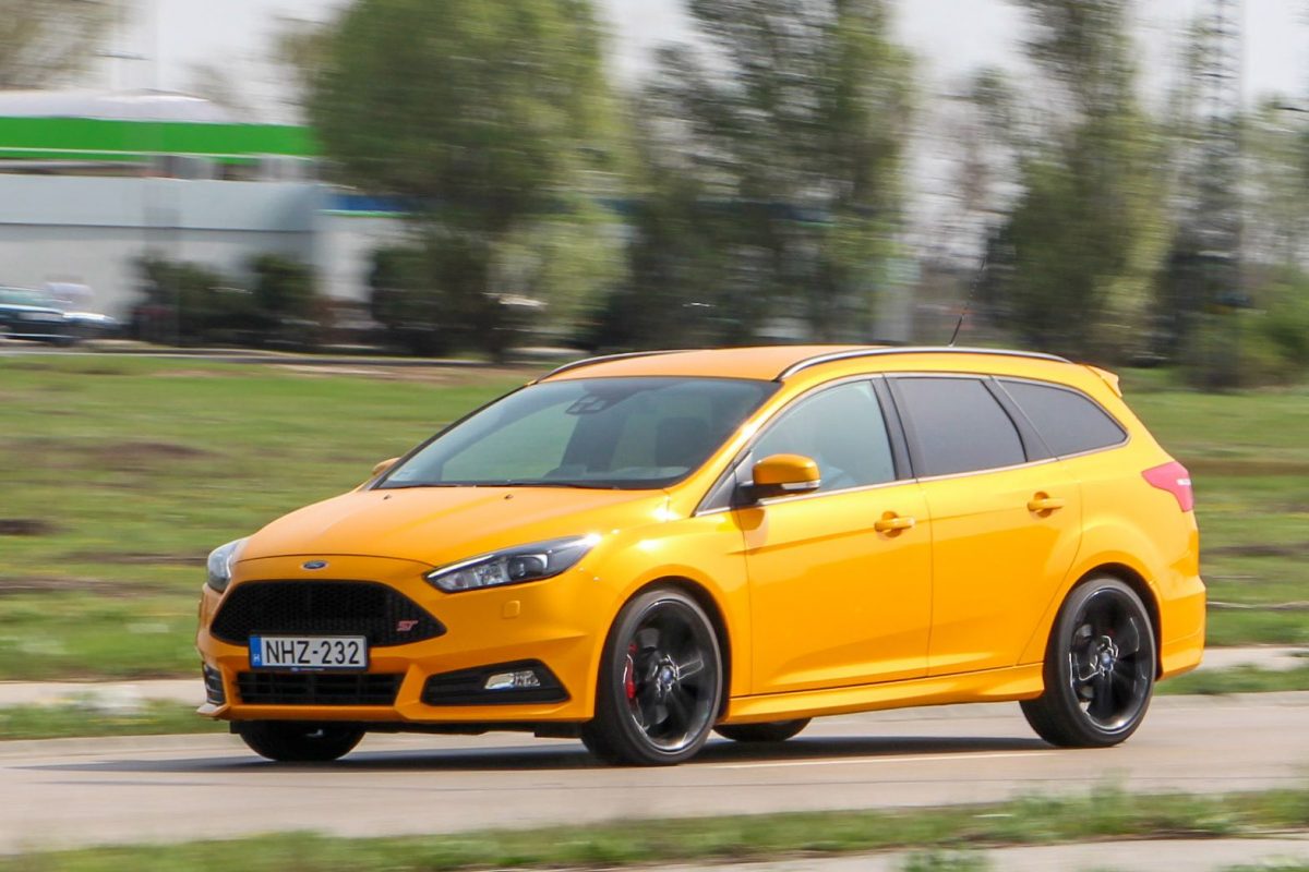 FORD FOCUS