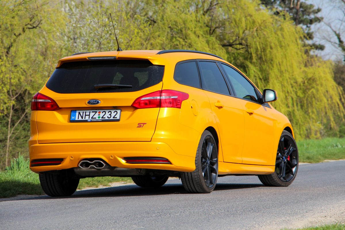 FORD FOCUS