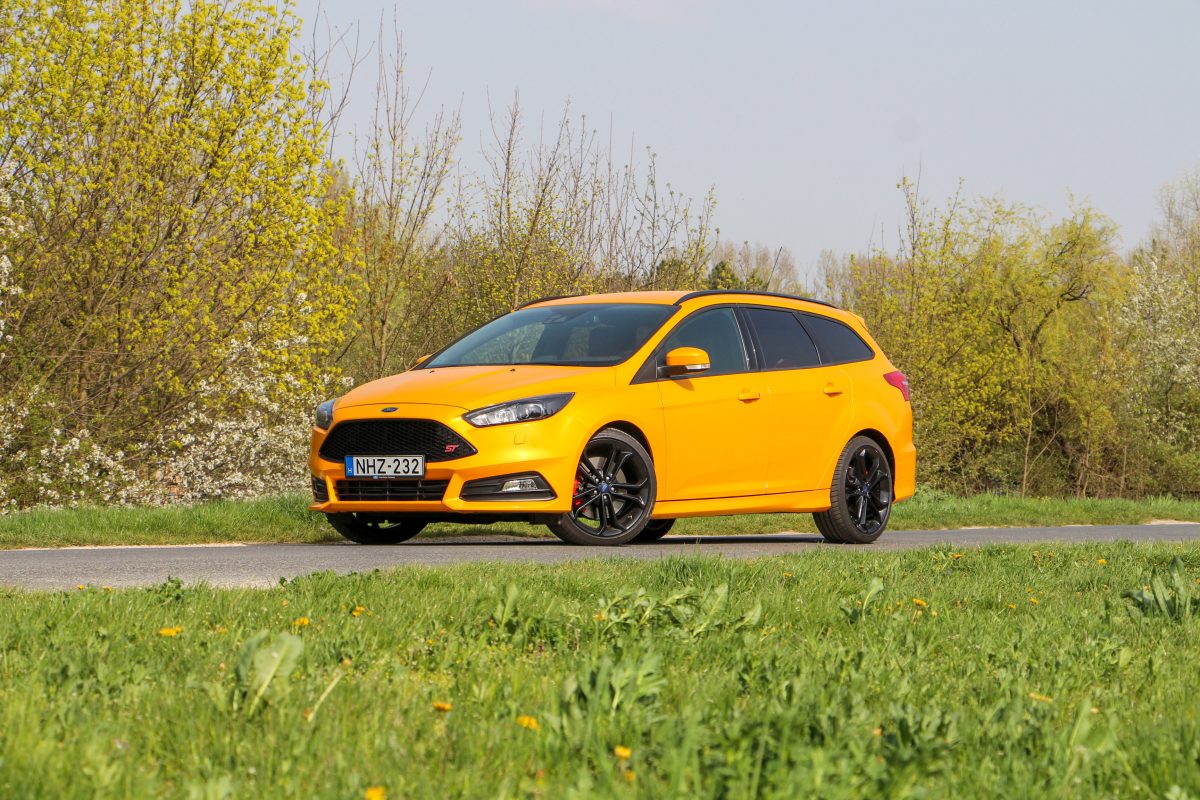 FORD FOCUS