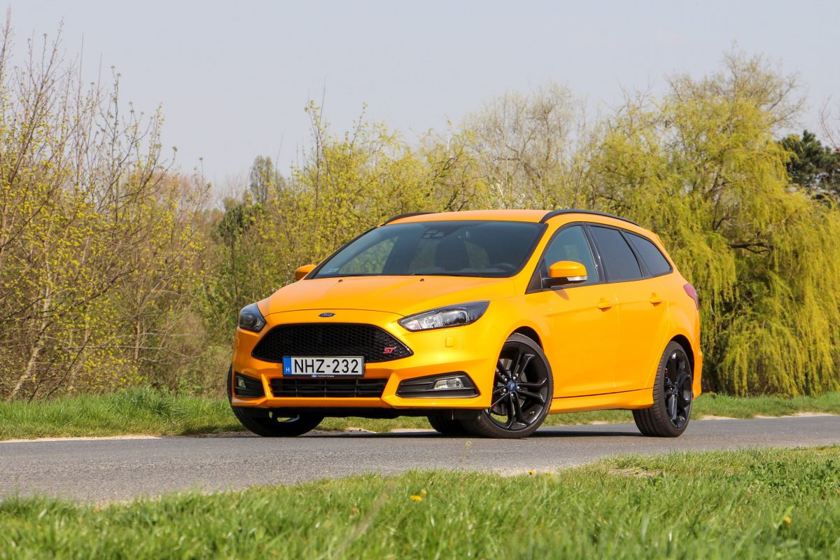 FORD FOCUS