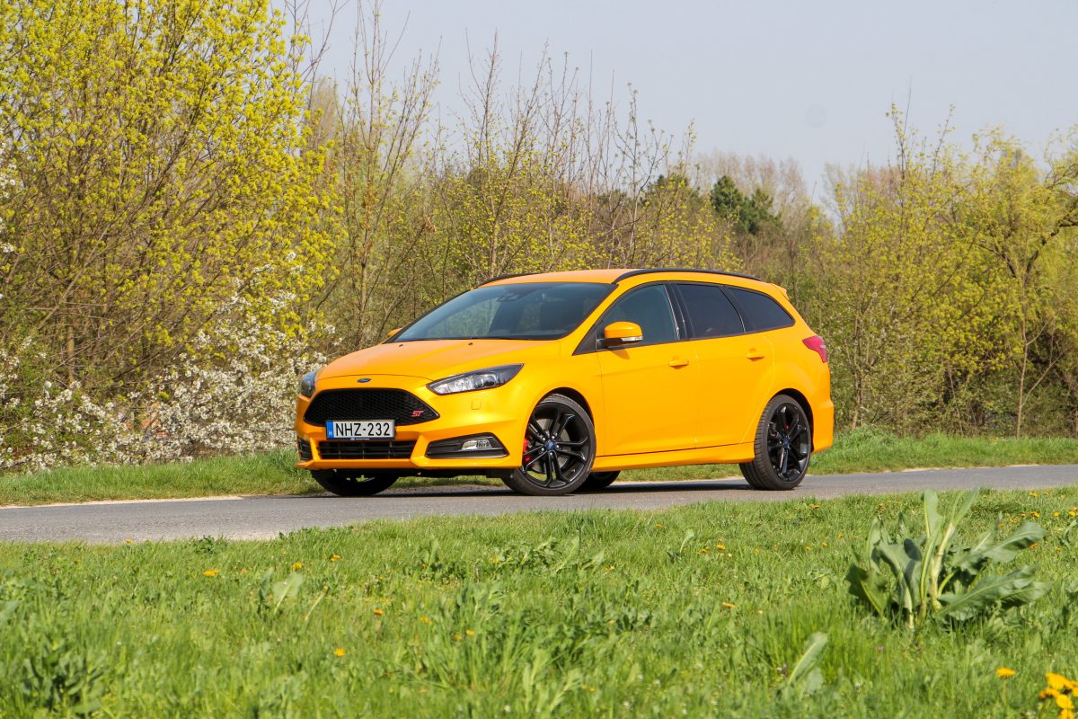 FORD FOCUS