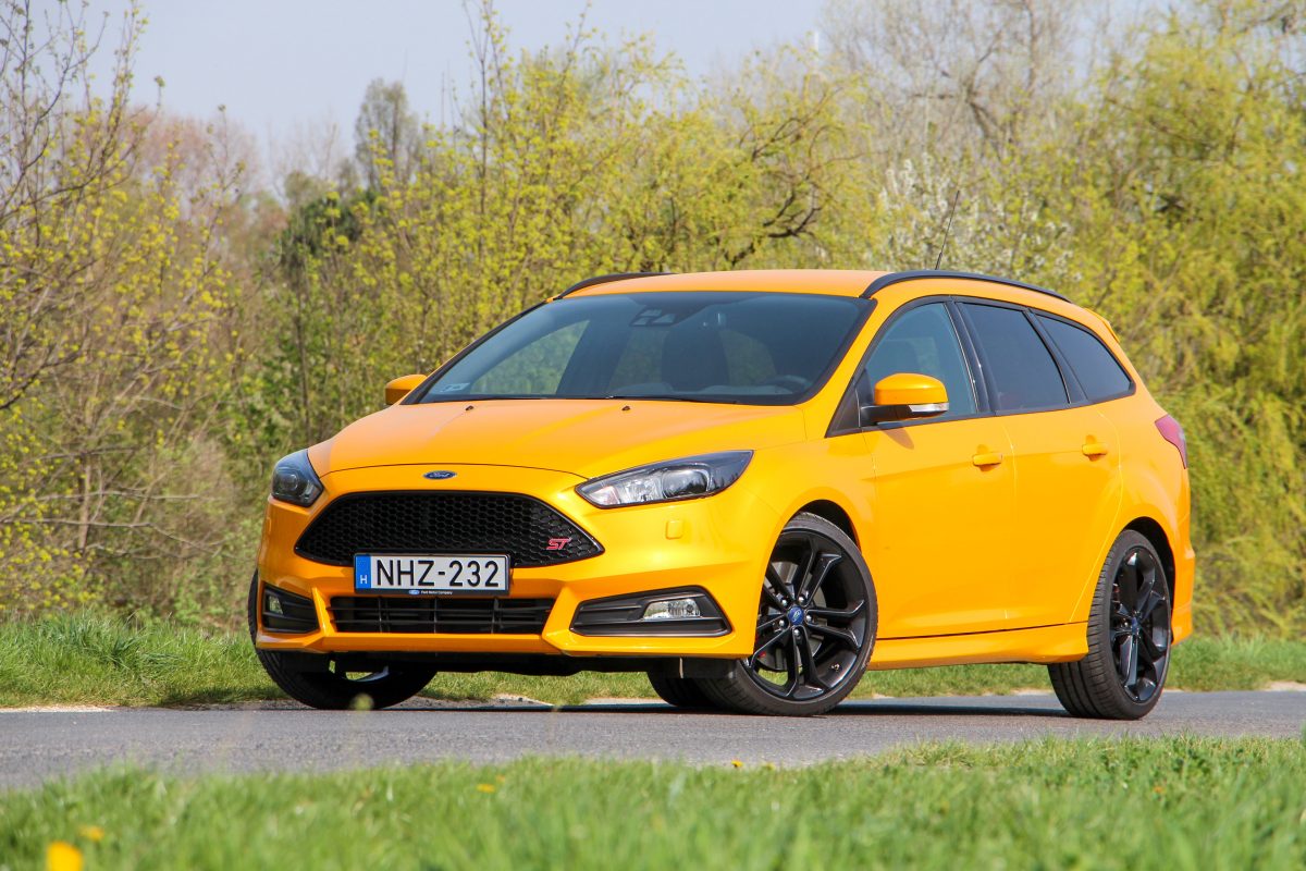 FORD FOCUS