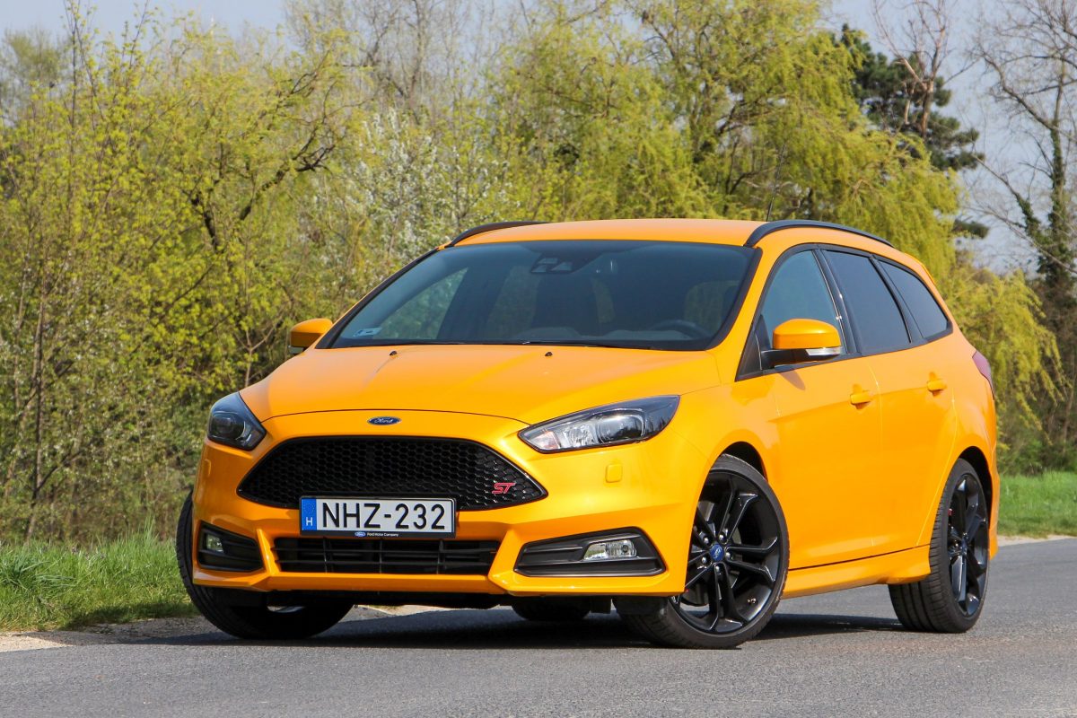 FORD FOCUS