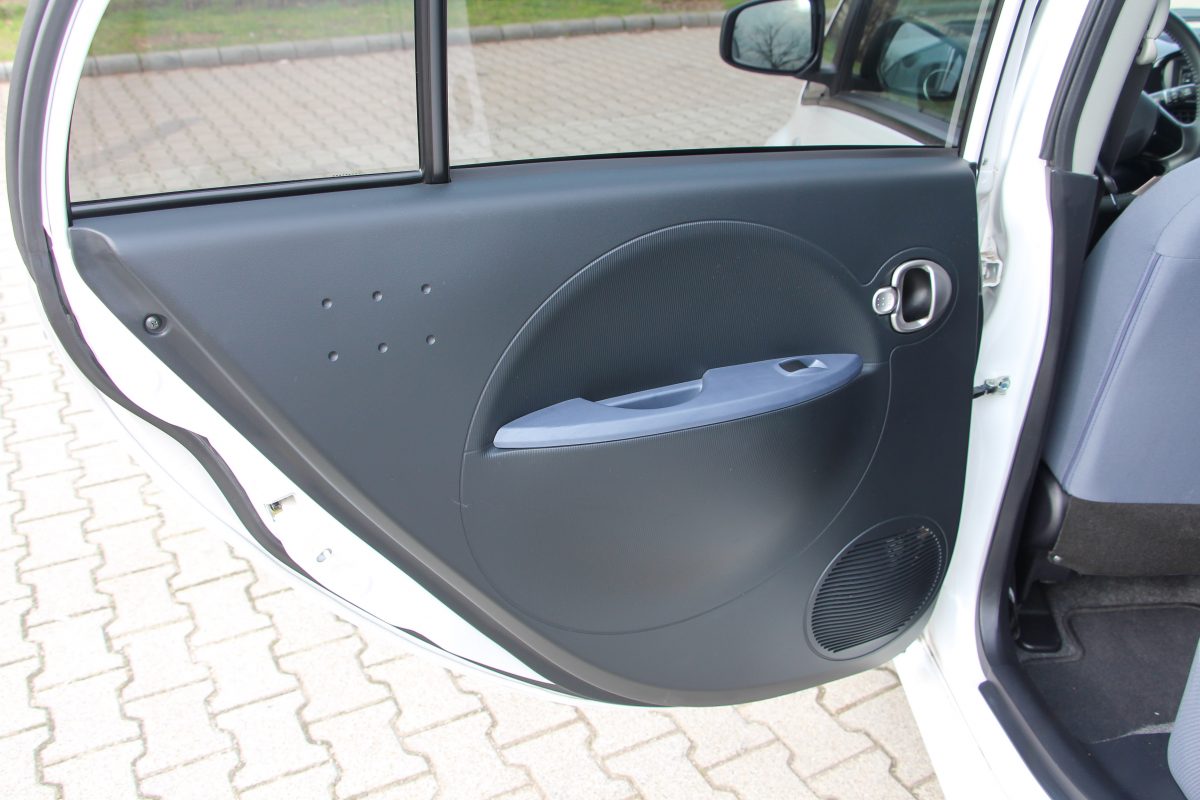 PEUGEOT ION
