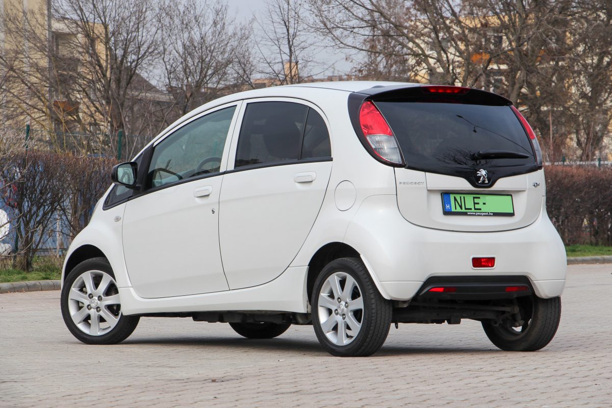 PEUGEOT ION