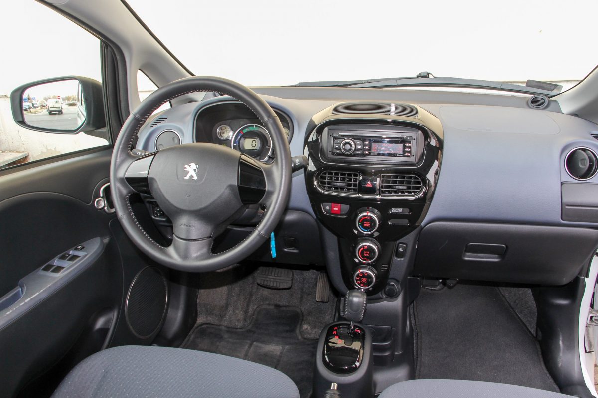 PEUGEOT ION