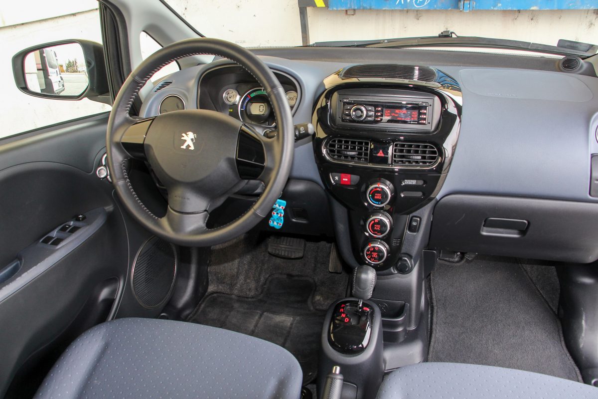 PEUGEOT ION
