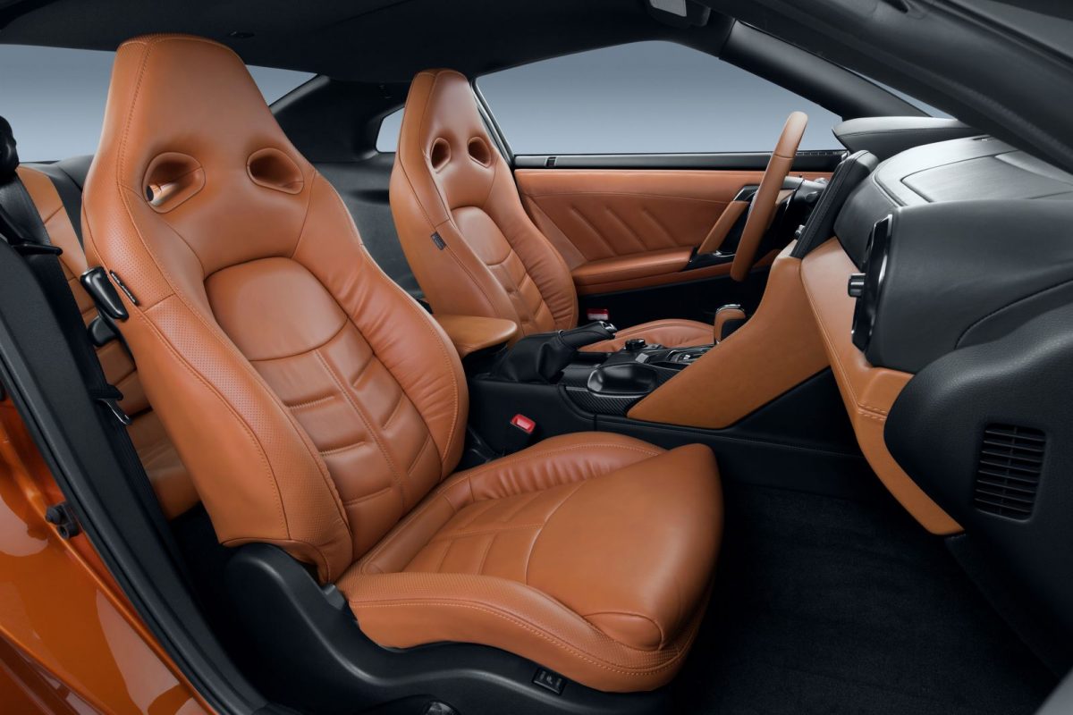 NISSAN GT-R
