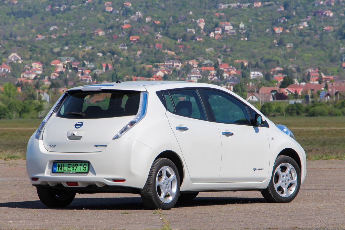 NISSAN LEAF