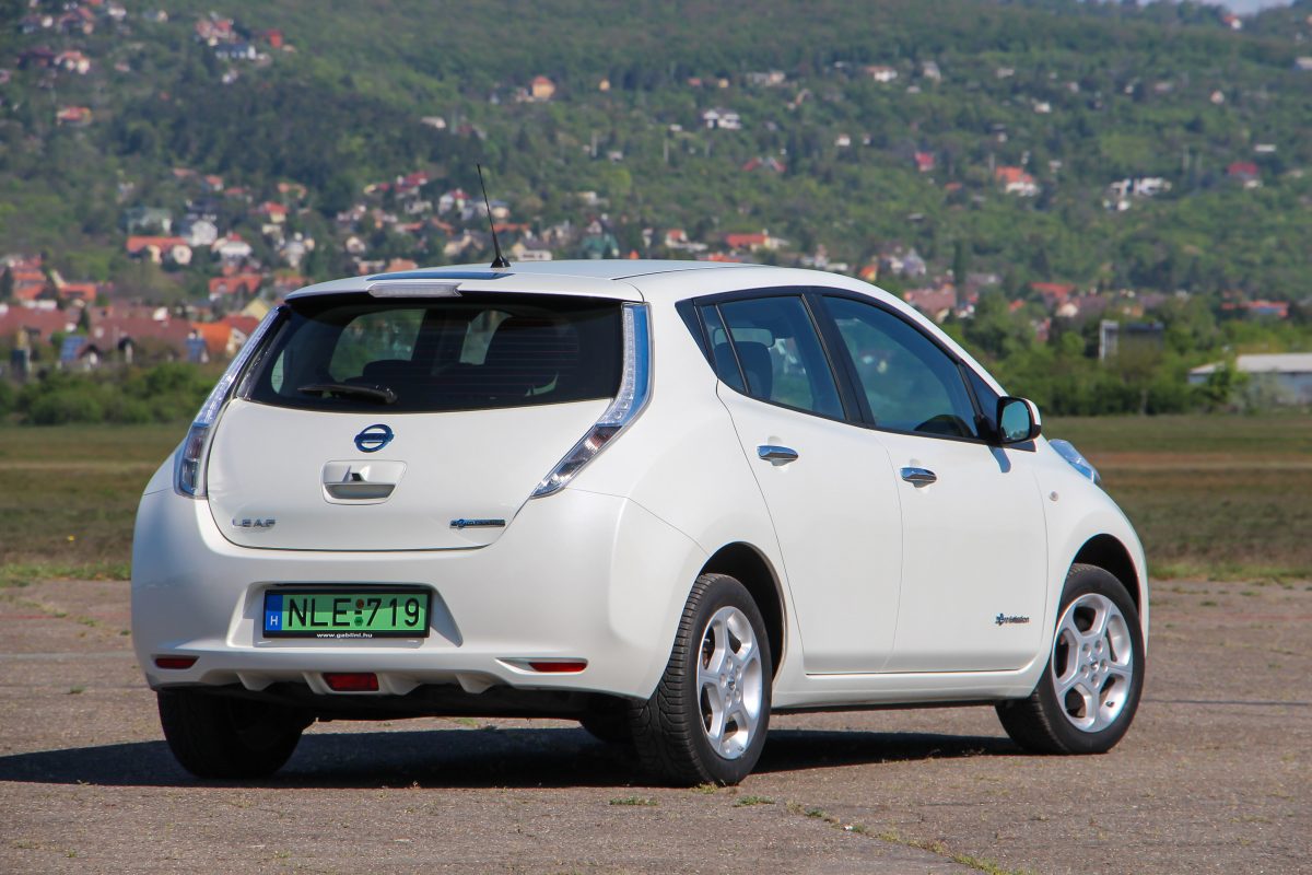NISSAN LEAF
