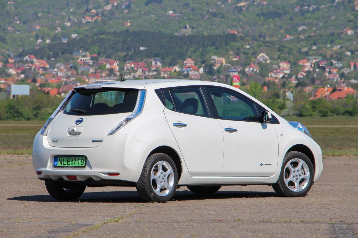 NISSAN LEAF