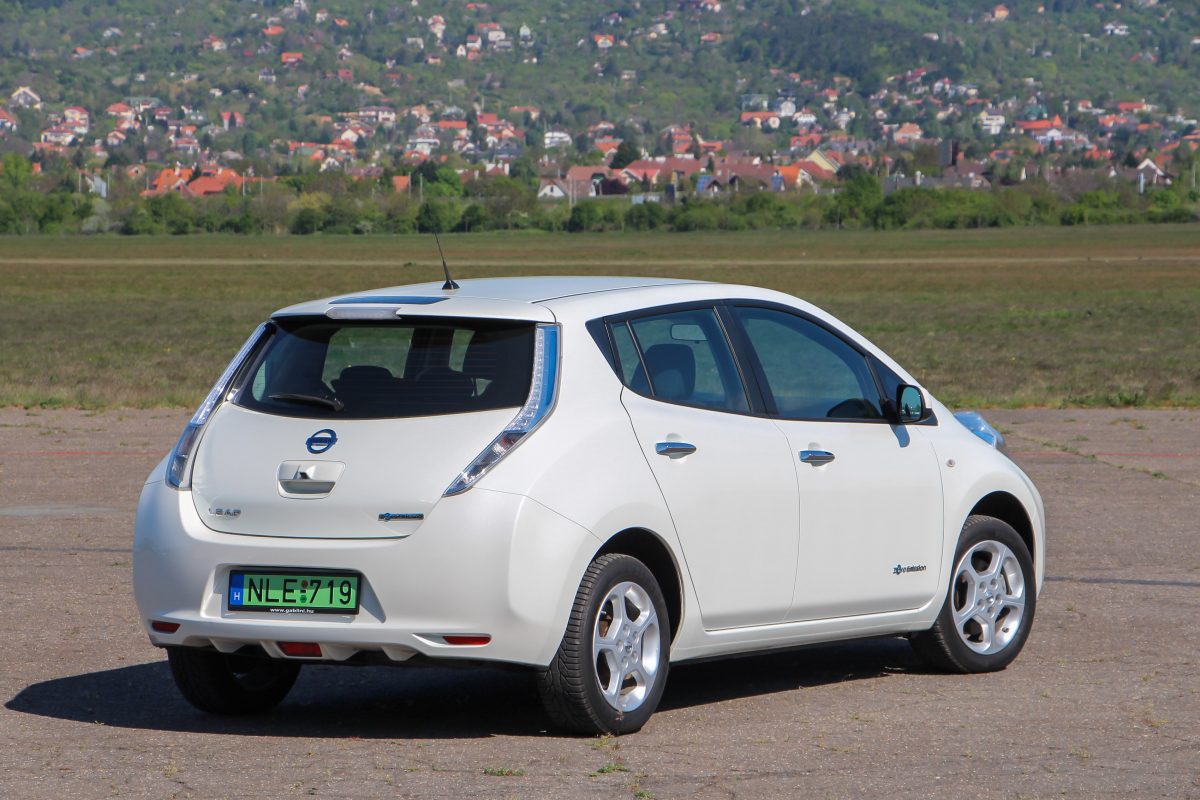 NISSAN LEAF