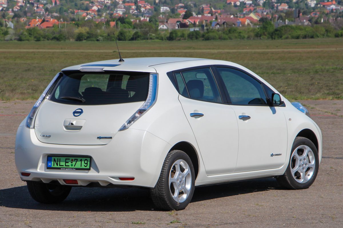 NISSAN LEAF