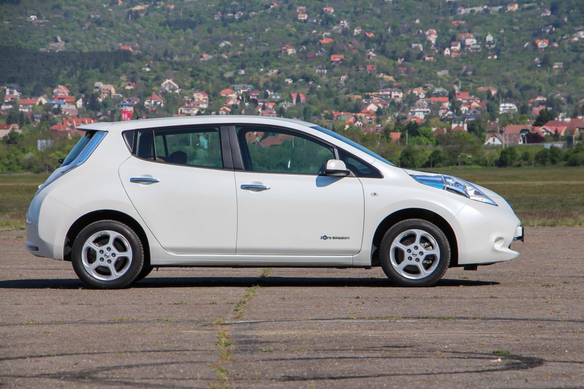 NISSAN LEAF