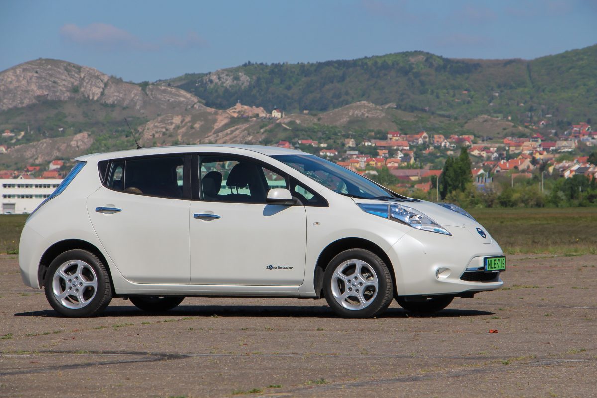 NISSAN LEAF