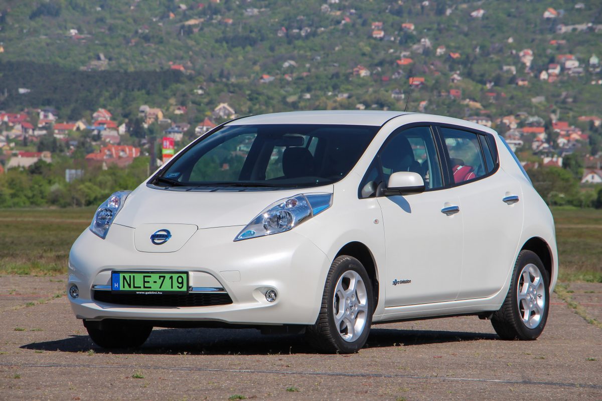 NISSAN LEAF