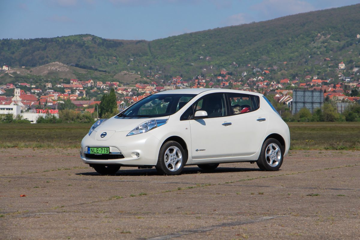 NISSAN LEAF