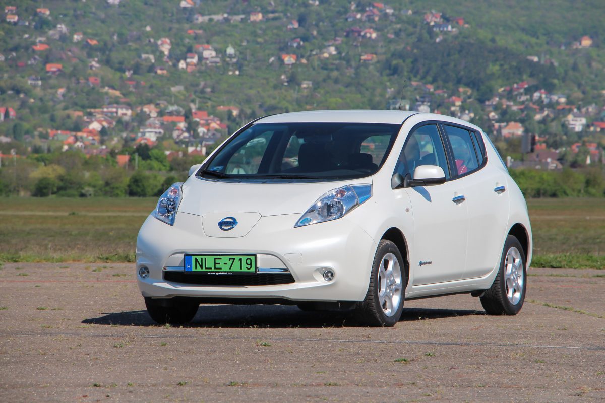 NISSAN LEAF