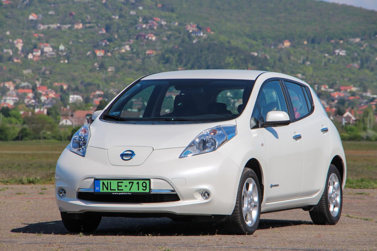 NISSAN LEAF