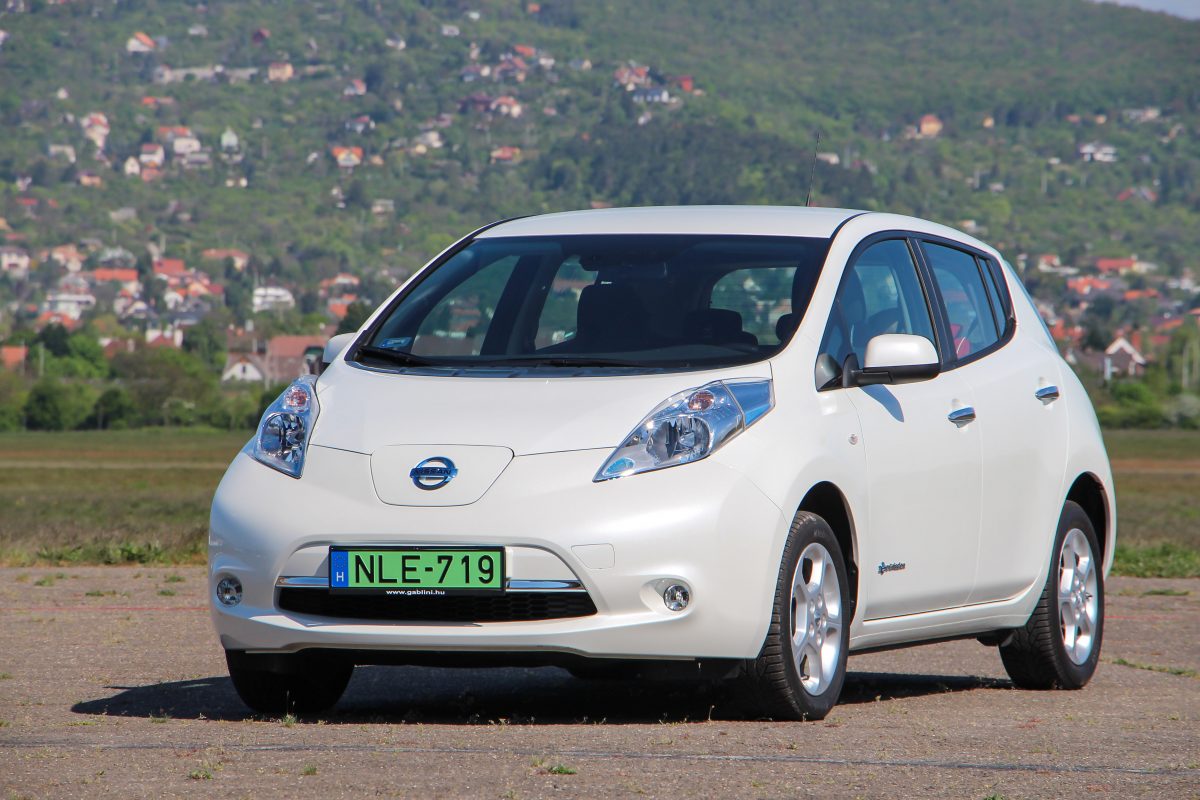 NISSAN LEAF
