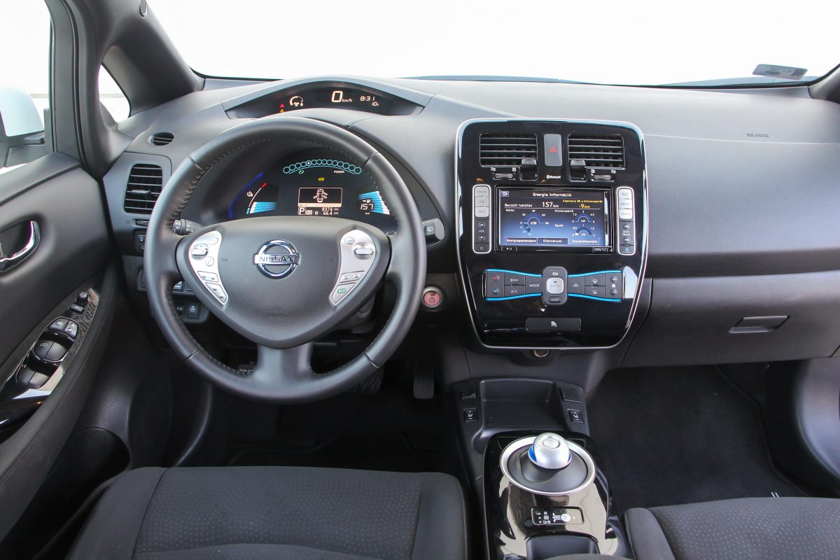 NISSAN LEAF