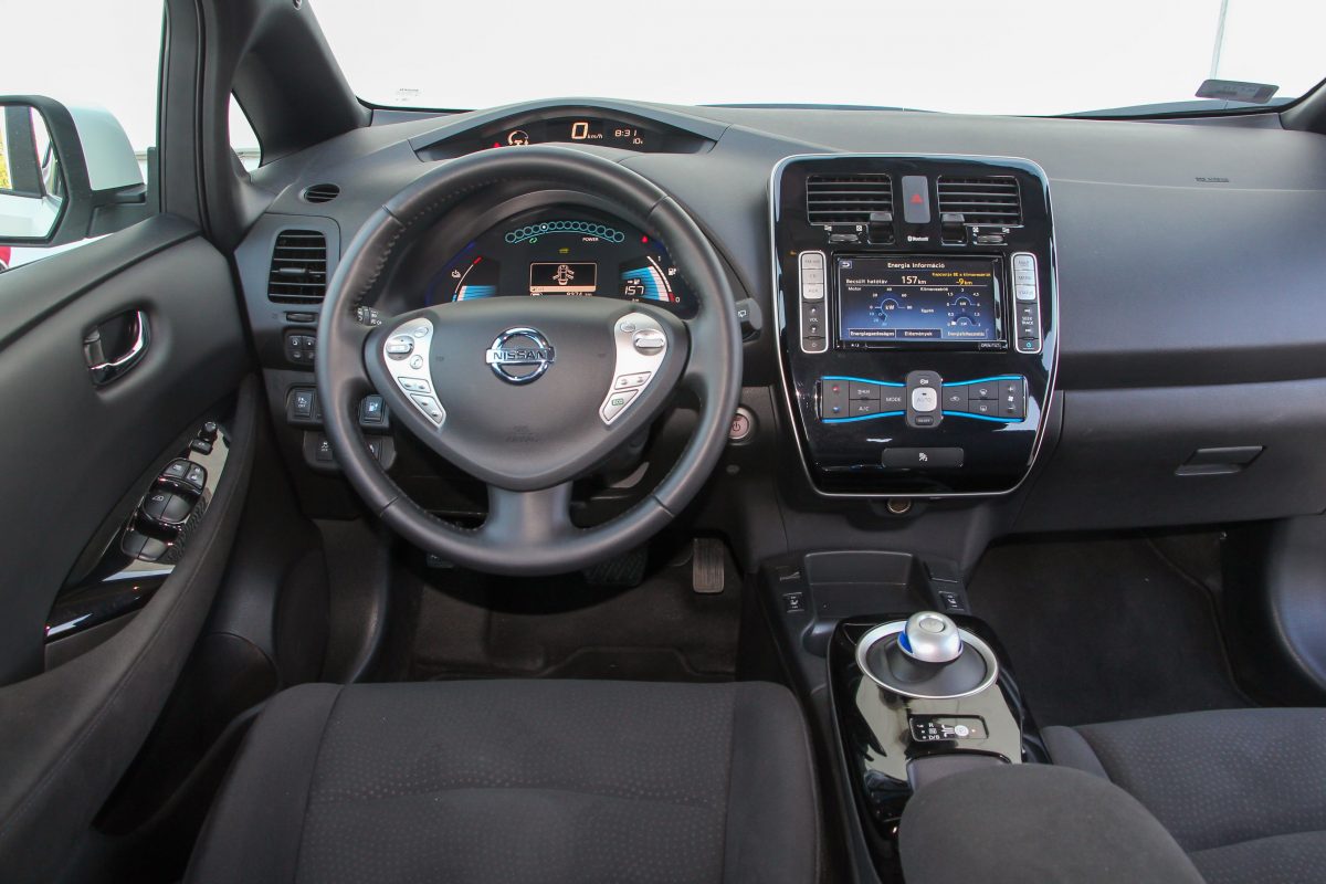 NISSAN LEAF