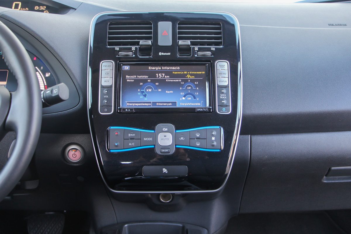 NISSAN LEAF
