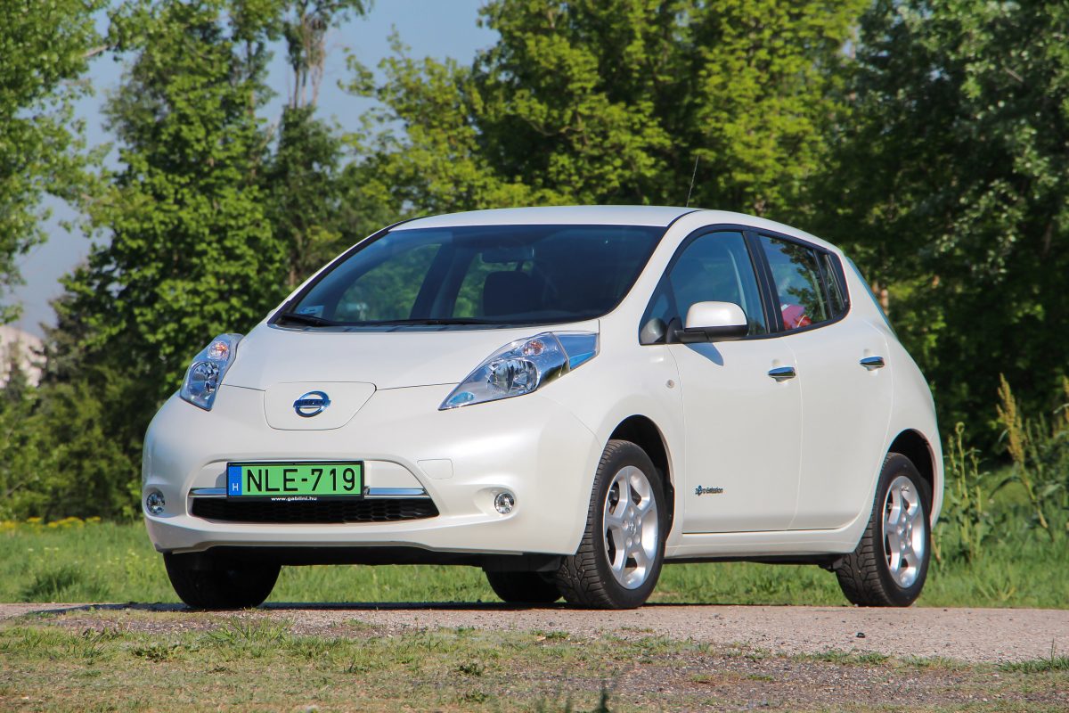 NISSAN LEAF
