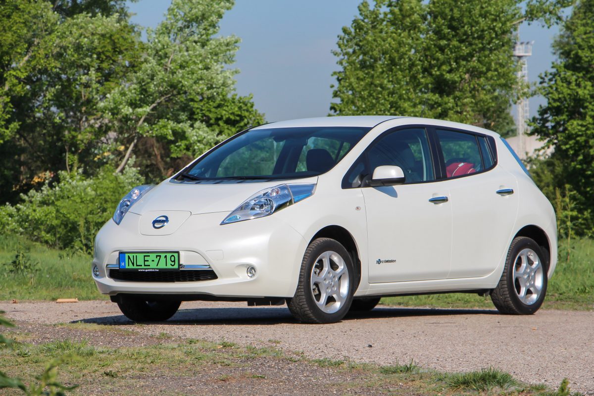 NISSAN LEAF