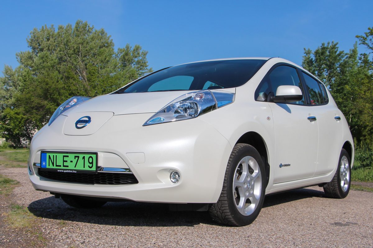 NISSAN LEAF