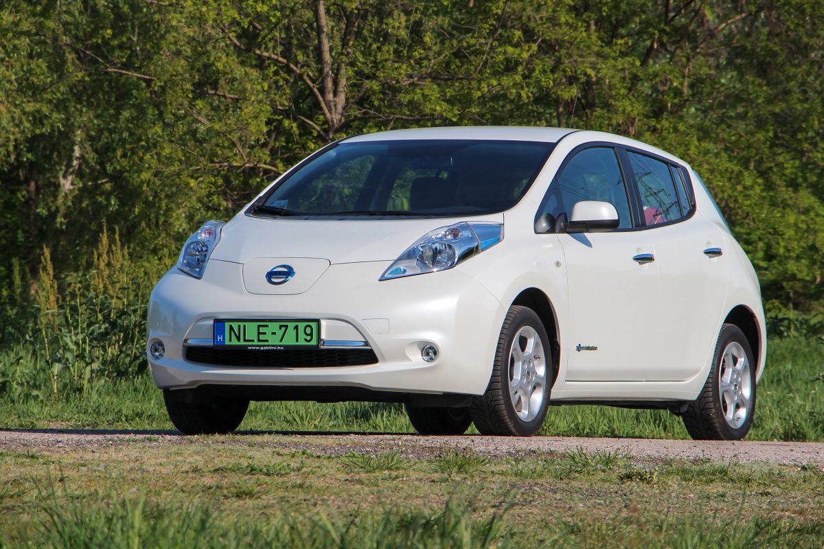 NISSAN LEAF