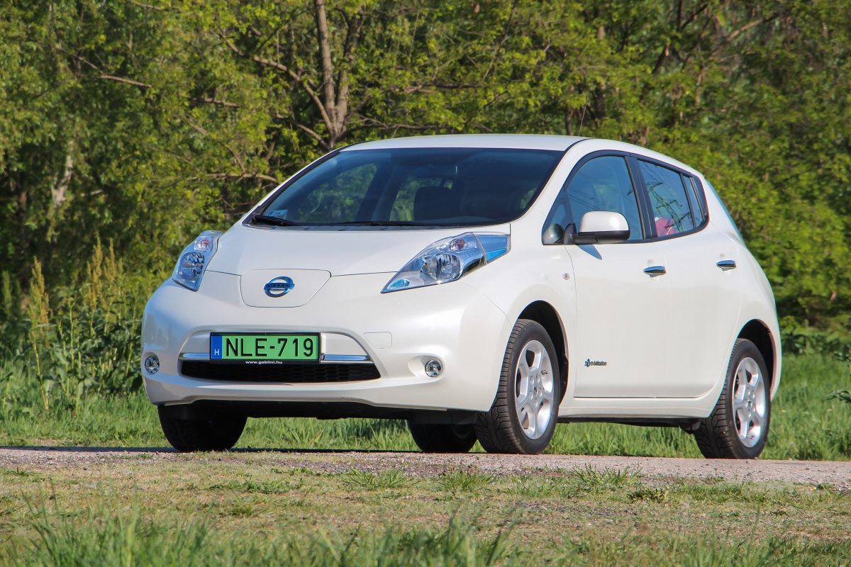 NISSAN LEAF