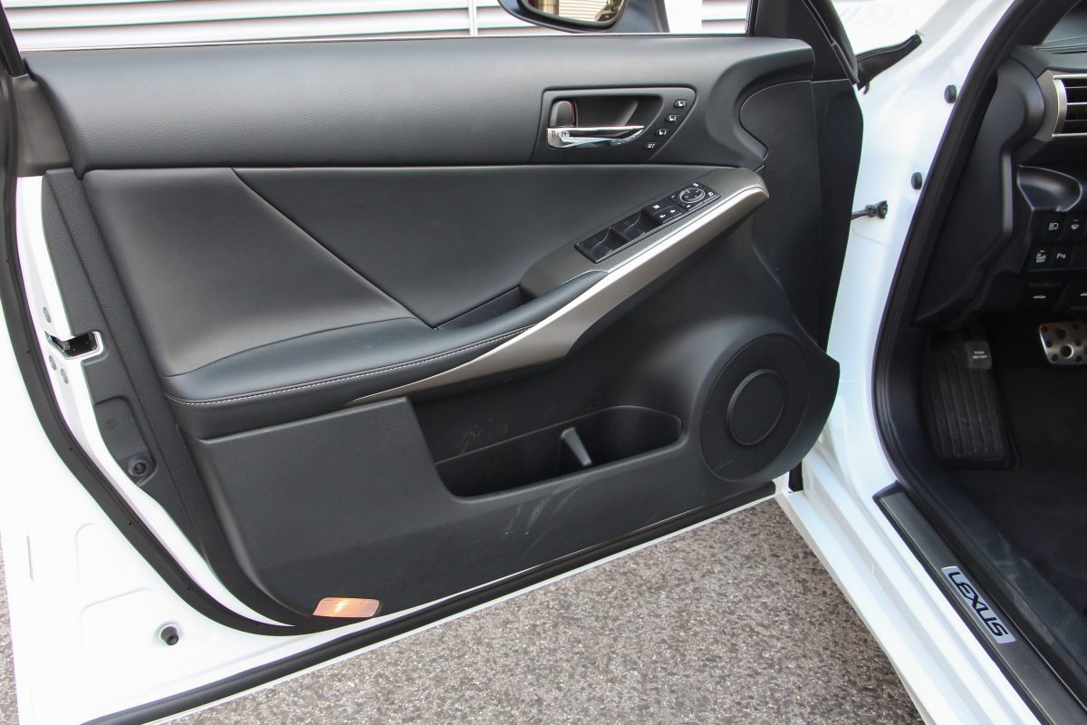 LEXUS IS