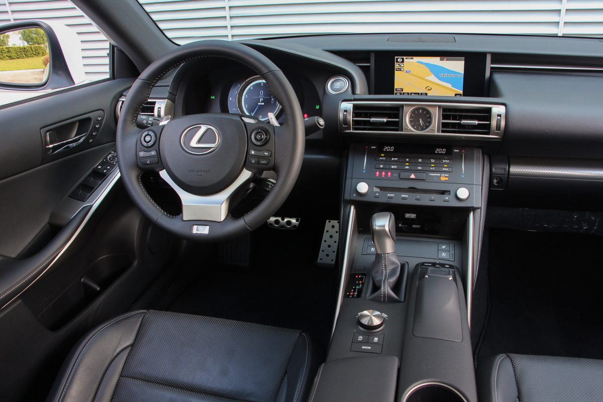 LEXUS IS