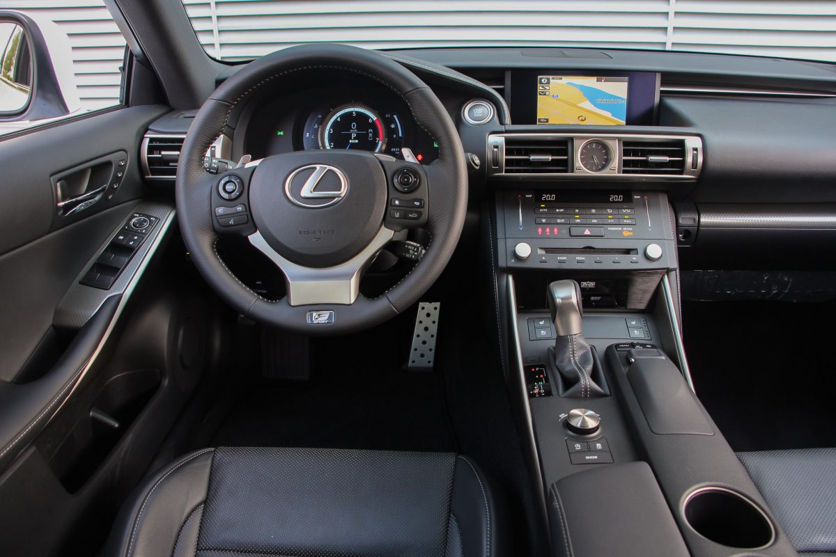 LEXUS IS
