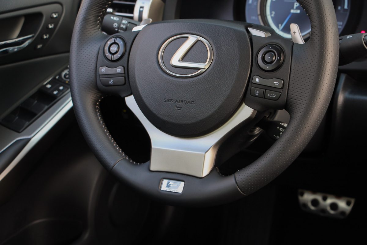 LEXUS IS