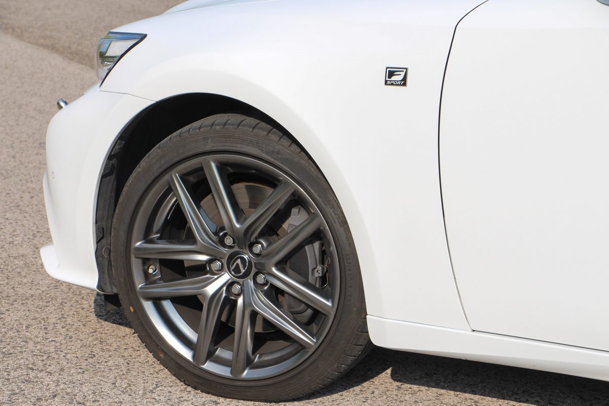 LEXUS IS