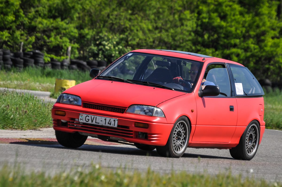 SUZUKI