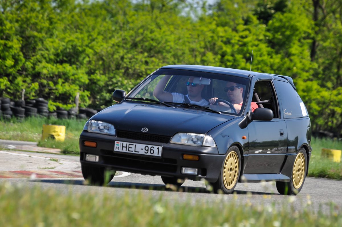 SUZUKI
