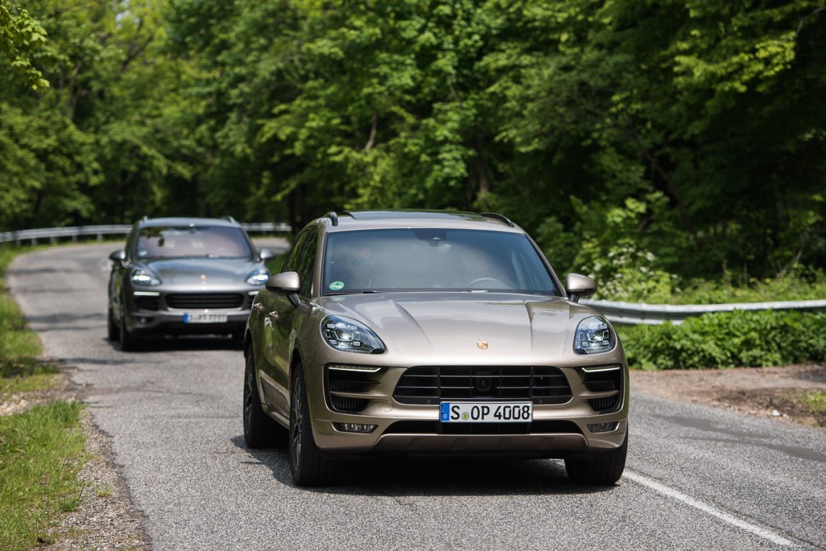 PORSCHE MACAN