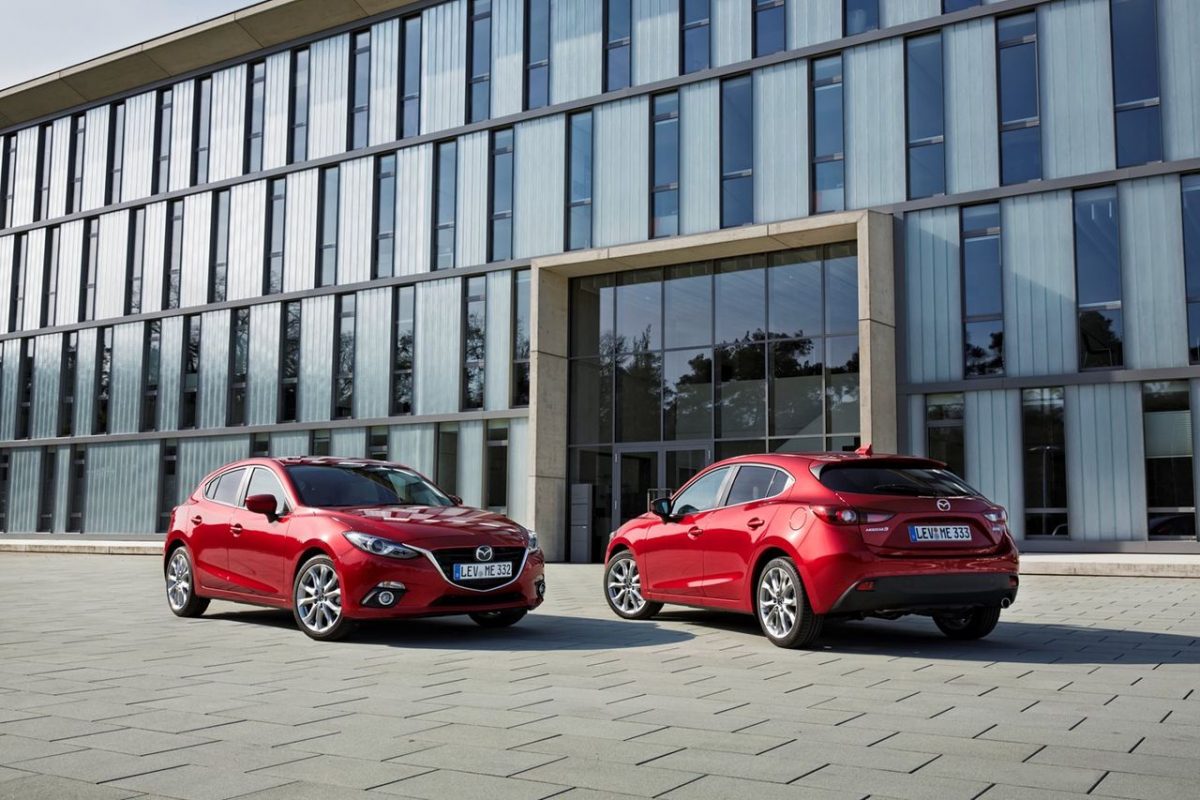 MAZDA 3