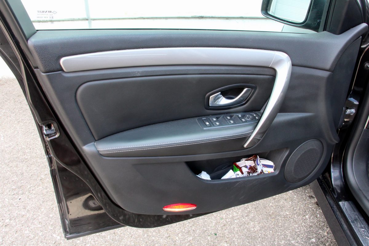 RENAULT LAGUNA