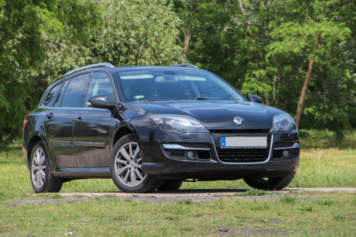RENAULT LAGUNA