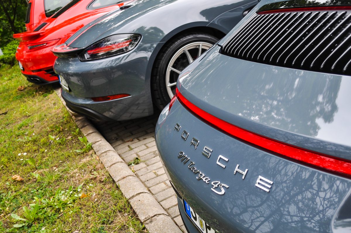 PORSCHE 911