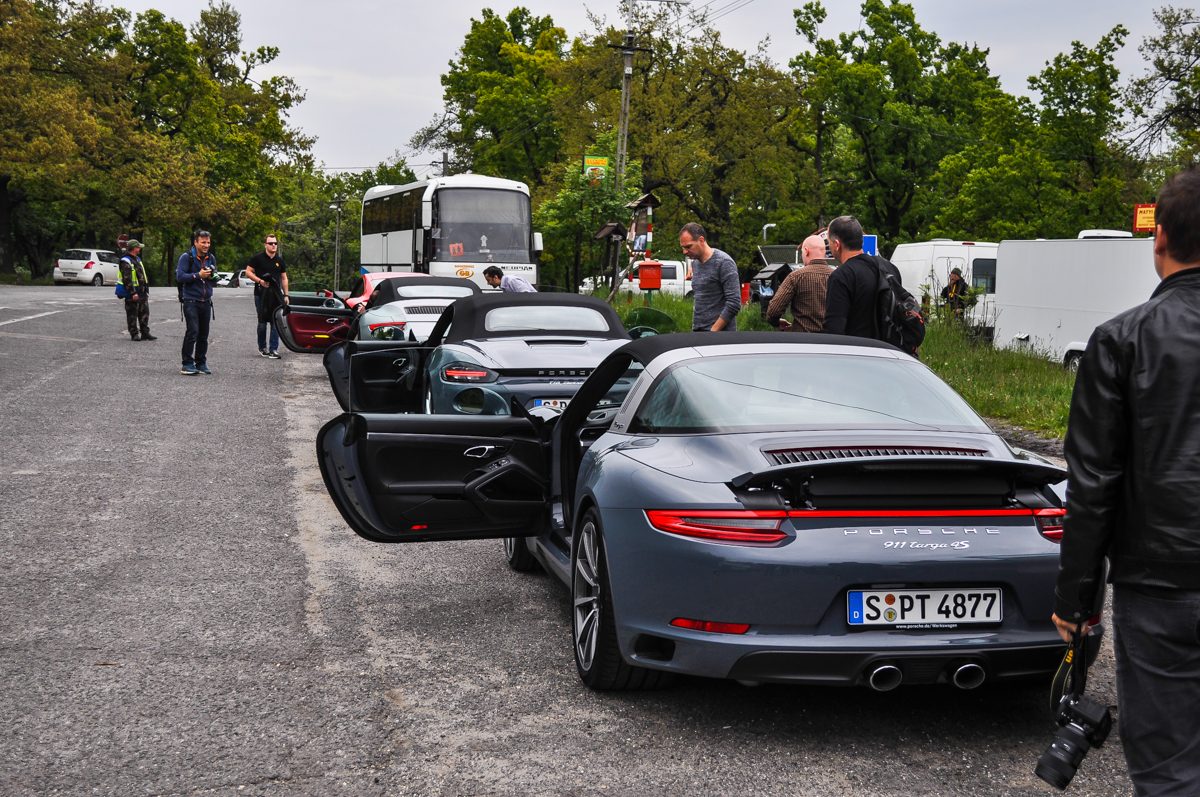 PORSCHE 911