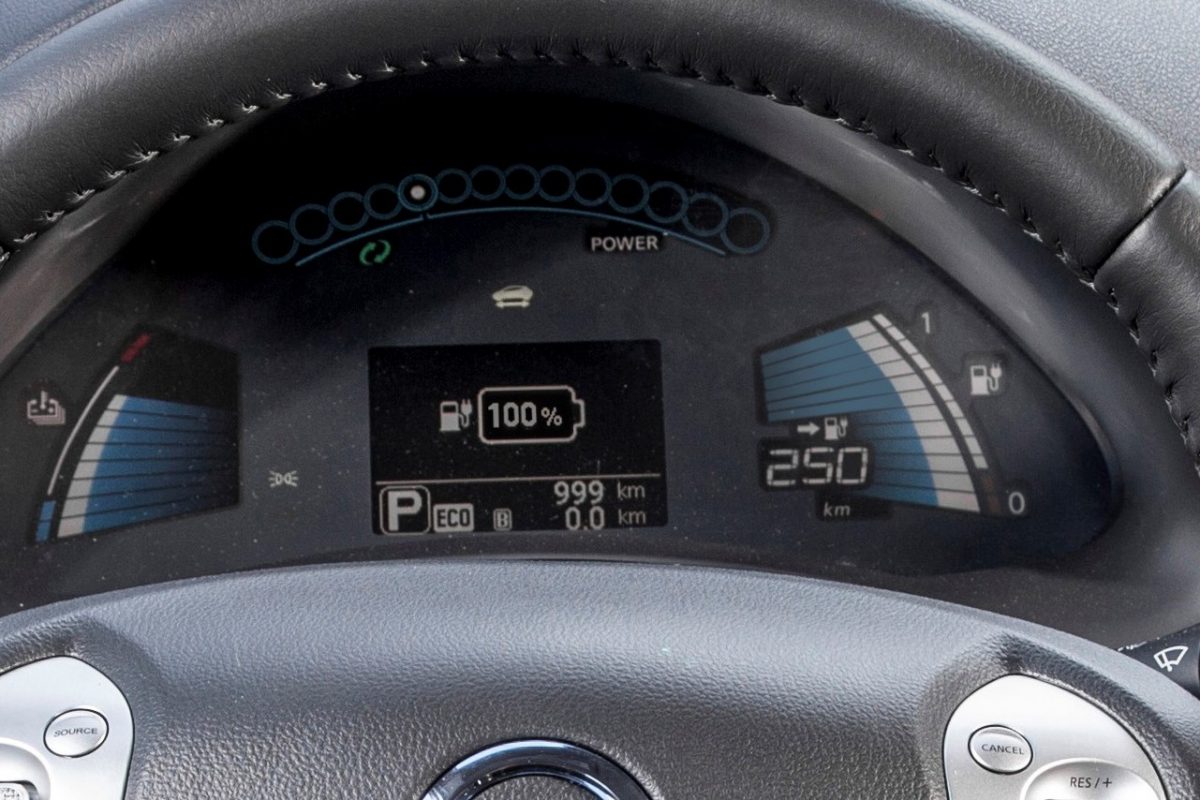NISSAN LEAF